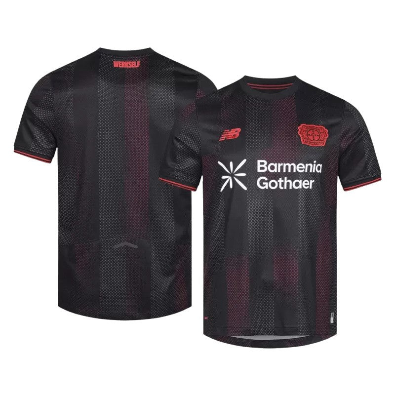 Maillot domicile rouge et noir New Balance du Bayer Leverkusen 2025/26
