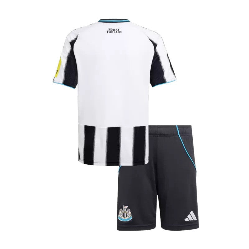 Kit adidas Newcastle United domicile 2025/26 pour enfant, maillot rayé et short