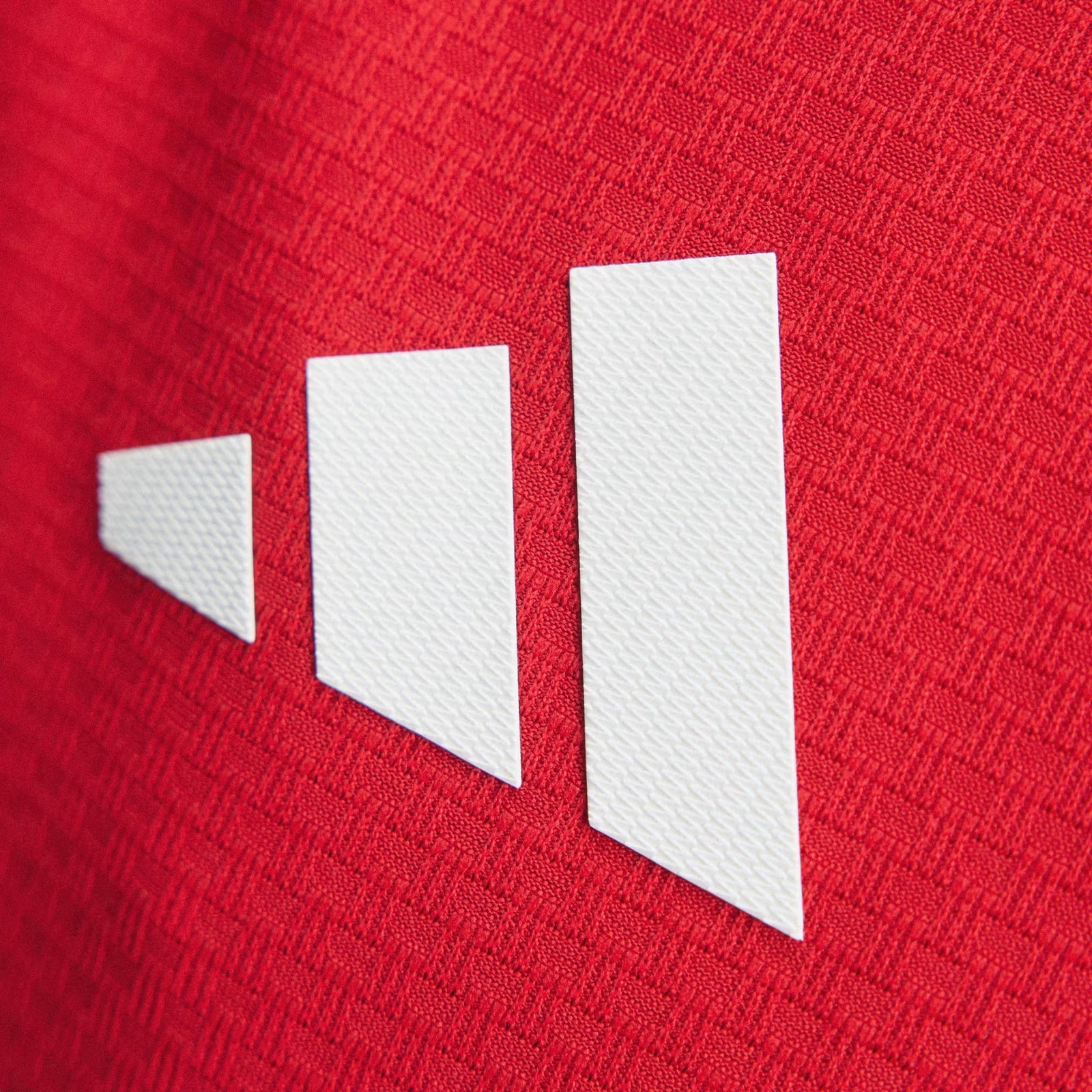 Maillot domicile adidas d’Arsenal 2026/27 en version joueur rouge et blanc