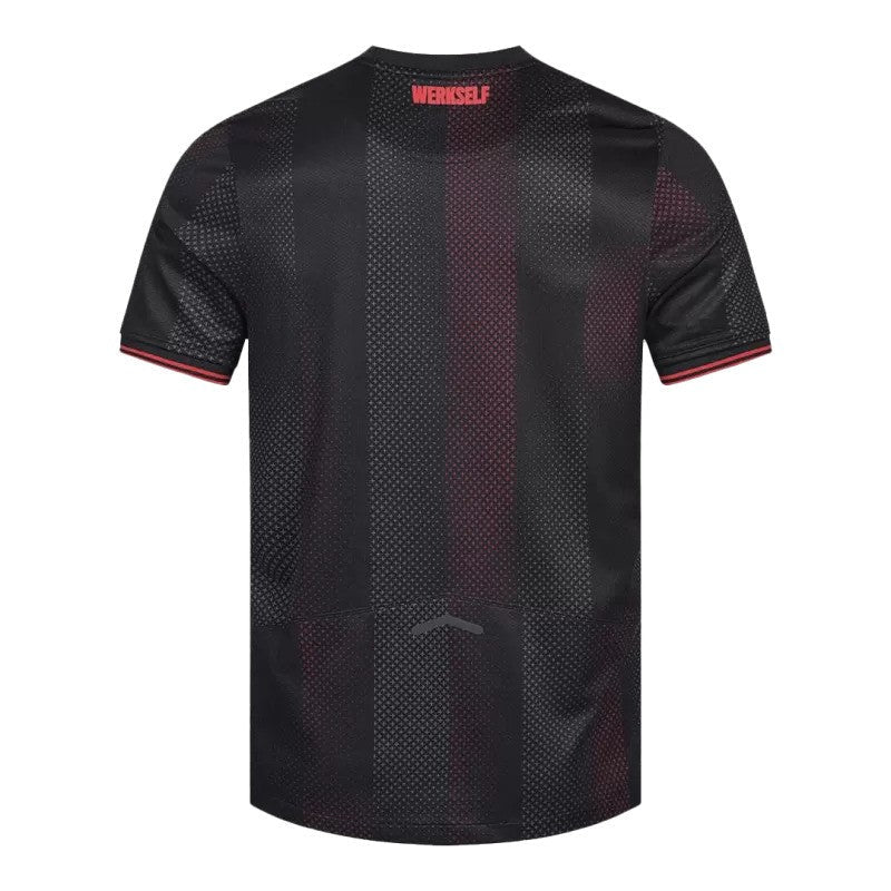 Maillot domicile rouge et noir New Balance du Bayer Leverkusen 2025/26